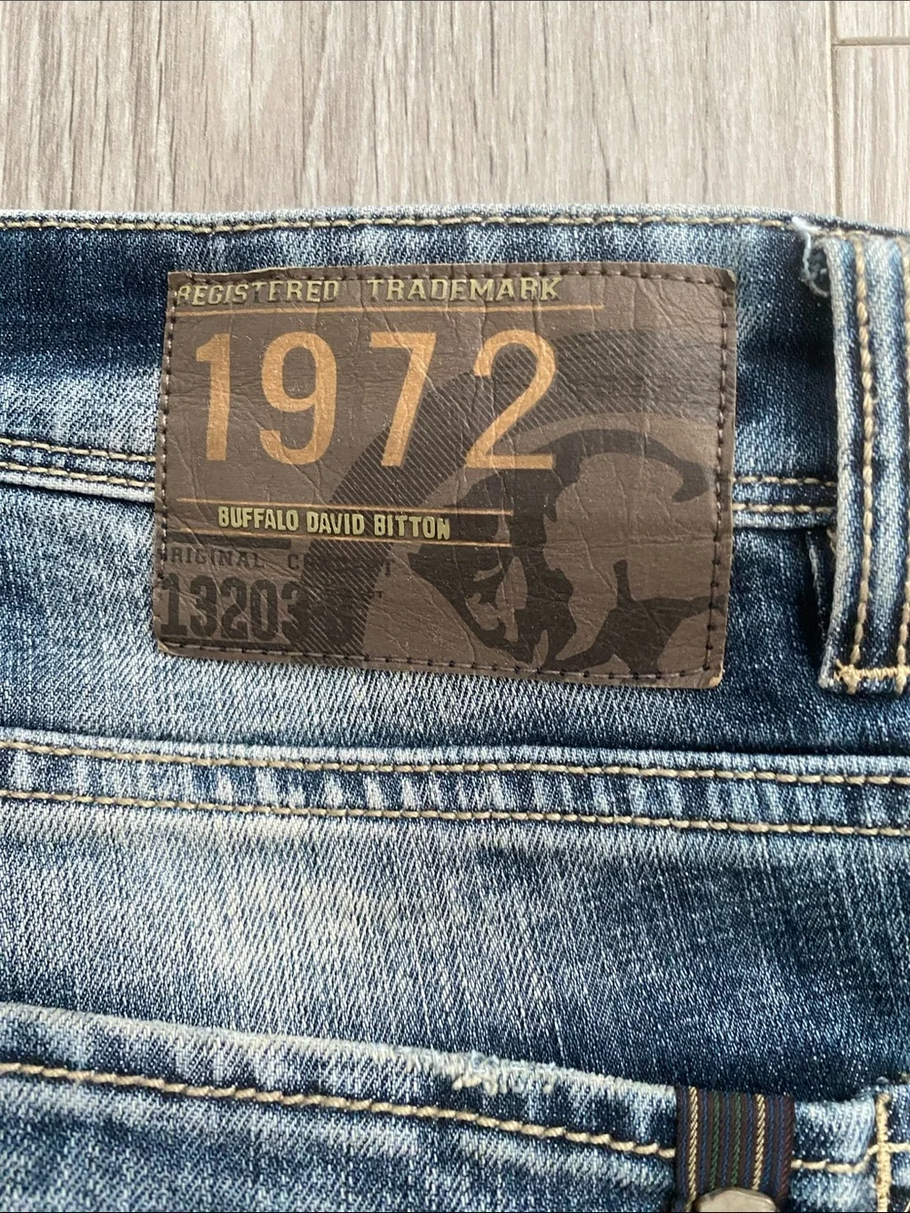 Buffalo David Bitton Mens Jeans 13203-B distressed light denim jeans | 33/30